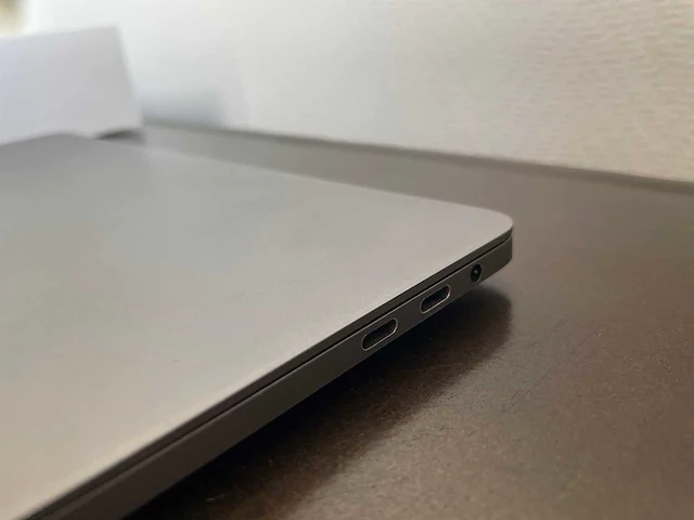 Apple 2018 macbook pro laptop - afbeelding 3 van  14