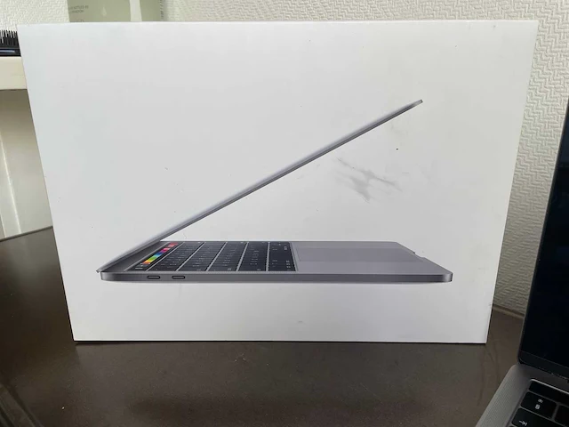 Apple 2018 macbook pro laptop - afbeelding 11 van  14