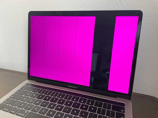 Apple 2018 macbook prod laptop - afbeelding 4 van  12