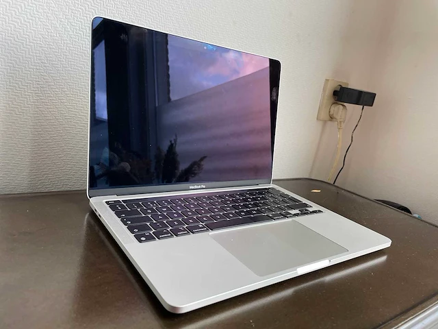 Apple 2020 macbook pro laptop - afbeelding 12 van  13