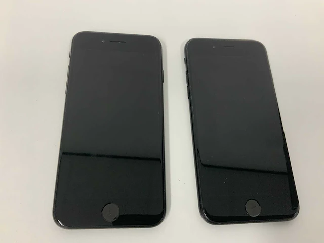 Apple 2x iphone se(2020) 2nd gen 64gb black (2x) - afbeelding 2 van  3
