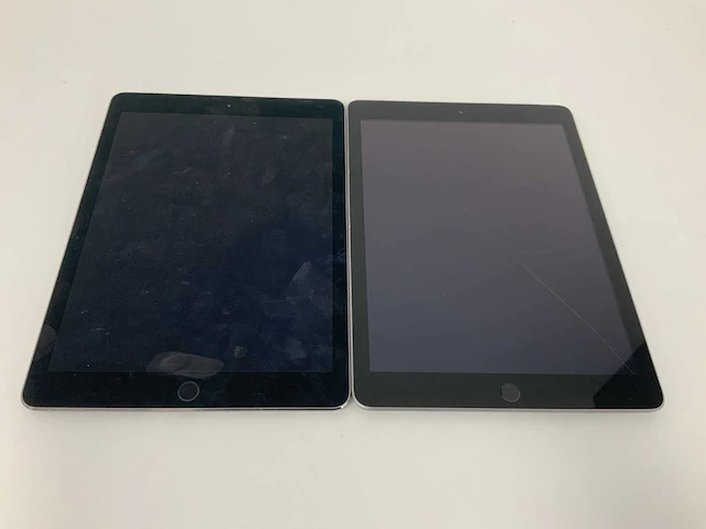 Apple 9.7-inch ipad (2017) (x2) - afbeelding 2 van  3