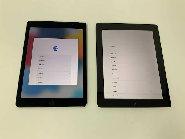 Apple 9.7-inch ipad air 2 (2014) wi-fi + cellular, 128gb, space gray (x2) - afbeelding 1 van  3
