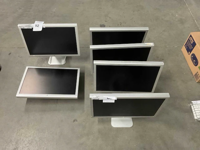 Apple a1081 cinema display monitor (6x) - afbeelding 1 van  5