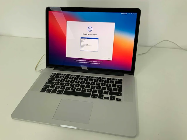 Apple a1398 15-inch macbook pro mgxa2n/a laptop - afbeelding 1 van  4