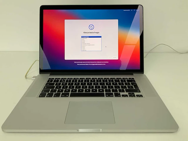 Apple a1398 15-inch macbook pro mgxa2n/a laptop - afbeelding 2 van  4
