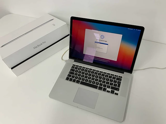 Apple a1398 15-inch macbook pro mgxa2n/a laptop - afbeelding 1 van  3