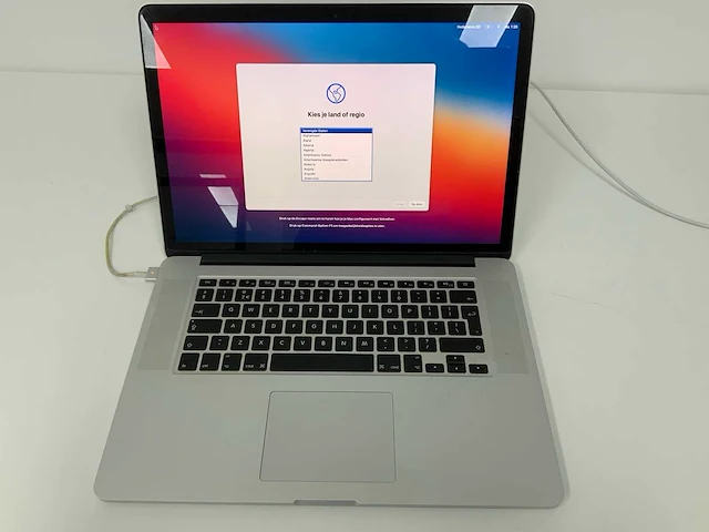 Apple a1398 15-inch macbook pro mgxa2n/a laptop - afbeelding 1 van  3