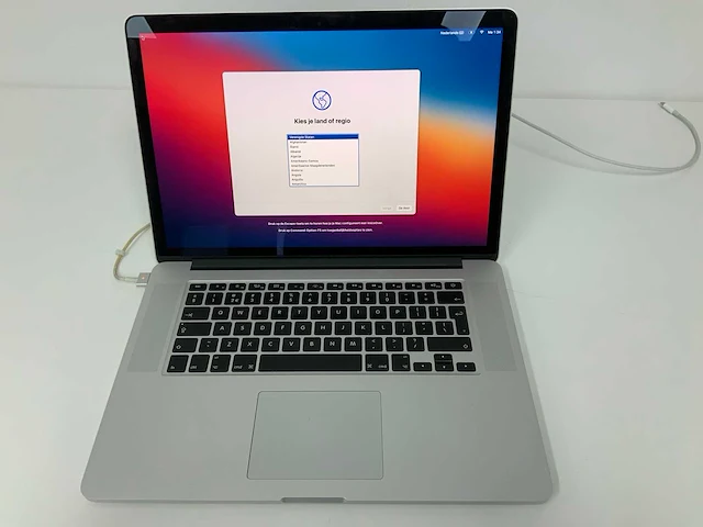 Apple a1398 15-inch macbook pro mgxa2n/a laptop - afbeelding 1 van  3