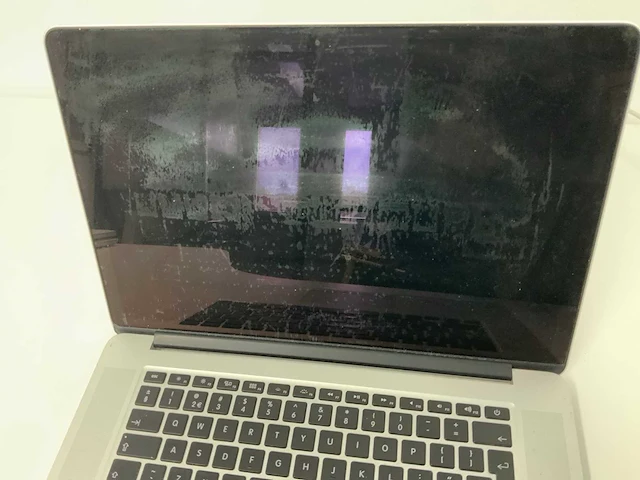 Apple a1398 15-inch macbook pro mgxa2n/a laptop - afbeelding 2 van  4