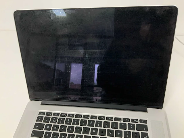 Apple a1398 15-inch macbook pro mgxa2n/a laptop - afbeelding 2 van  4