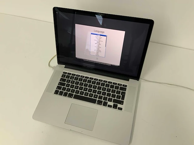 Apple a1398 15-inch macbook pro mjlq2n/a laptop - afbeelding 1 van  3
