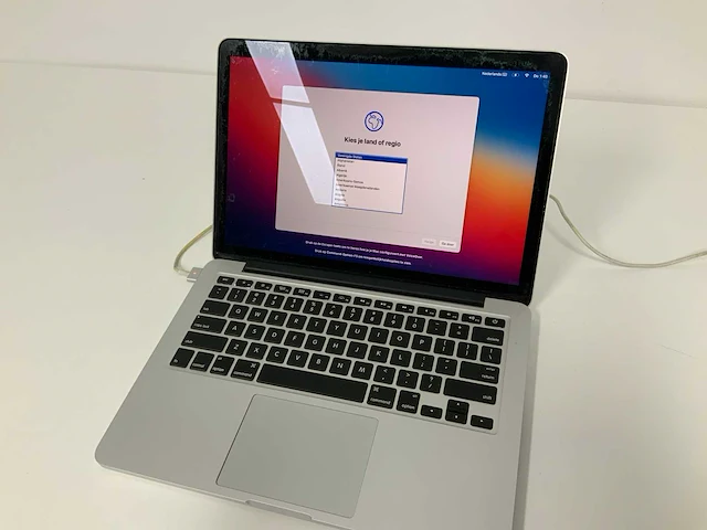 Apple a1502 13-inch macbook pro mgx92n/a laptop - afbeelding 1 van  4