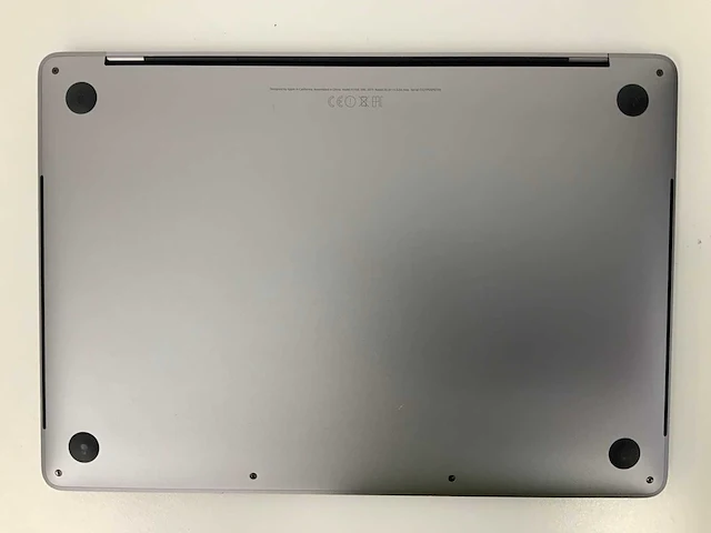 Apple a1706 13-inch macbook pro mlh12n/a laptop - afbeelding 3 van  3