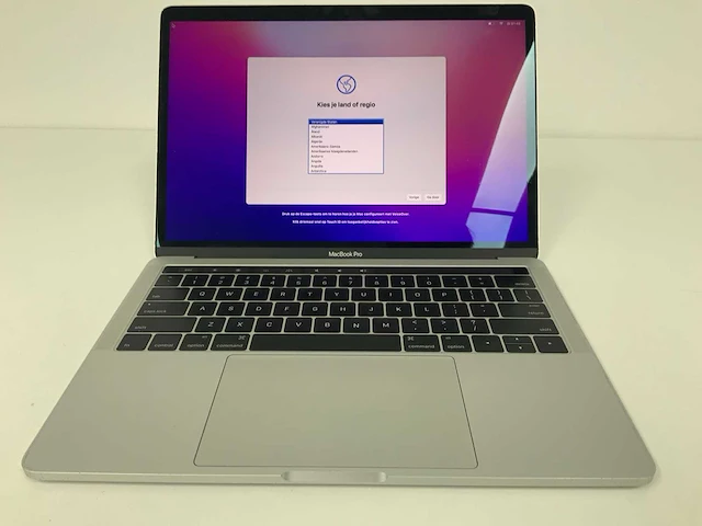 Apple a1706 13-inch macbook pro mnqg2n/a laptop - afbeelding 2 van  4