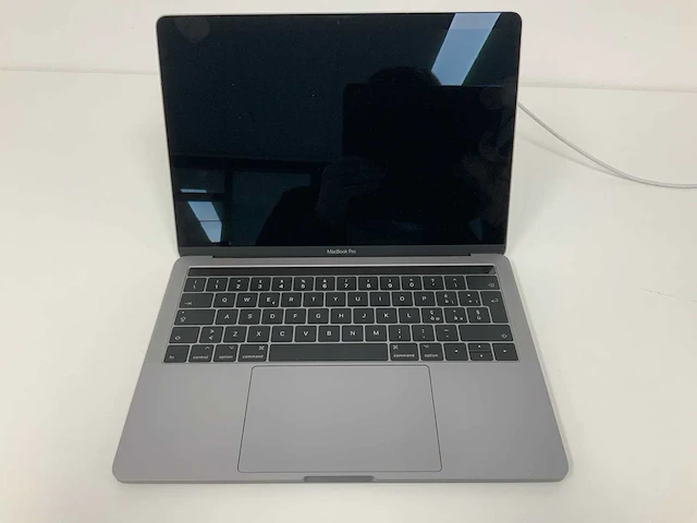 Apple a1706 13-inch macbook pro mpxv2n/a laptop - afbeelding 1 van  3
