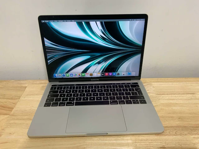 Apple a1706 macbook pro laptop - afbeelding 1 van  7