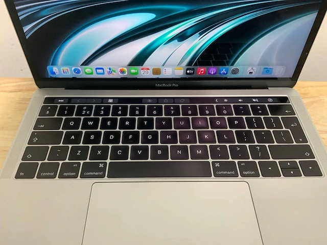 Apple a1706 macbook pro laptop - afbeelding 2 van  7