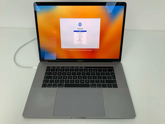 Apple a1707 15-inch macbook pro mptr2n/a laptop - afbeelding 1 van  3
