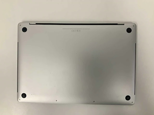 Apple a1707 15-inch macbook pro mptu2n/a laptop - afbeelding 3 van  3