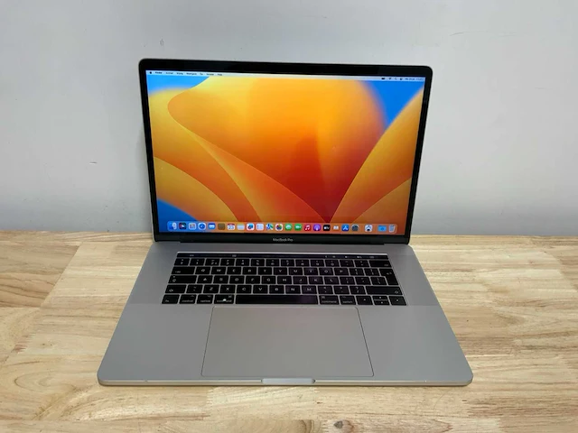 Apple a1707 macbook pro(i7) laptop - afbeelding 1 van  8
