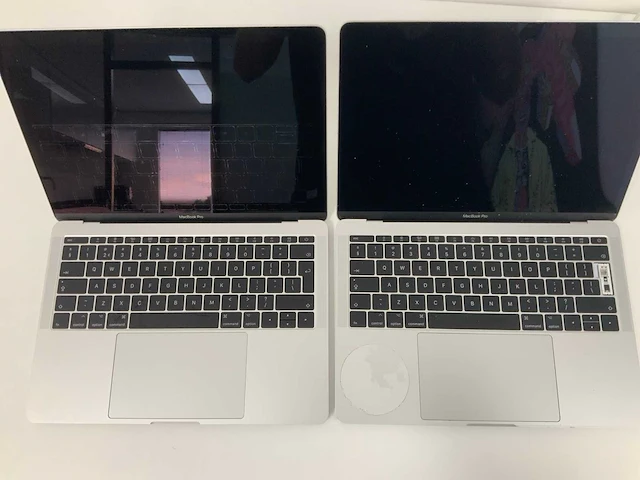Apple a1708 13-inch macbook pro laptop (2x) - afbeelding 1 van  5