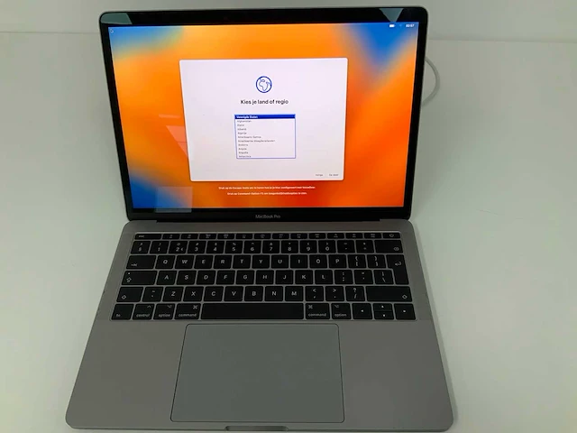 Apple a1708 13-inch macbook pro mpxq2n/a laptop - afbeelding 1 van  3