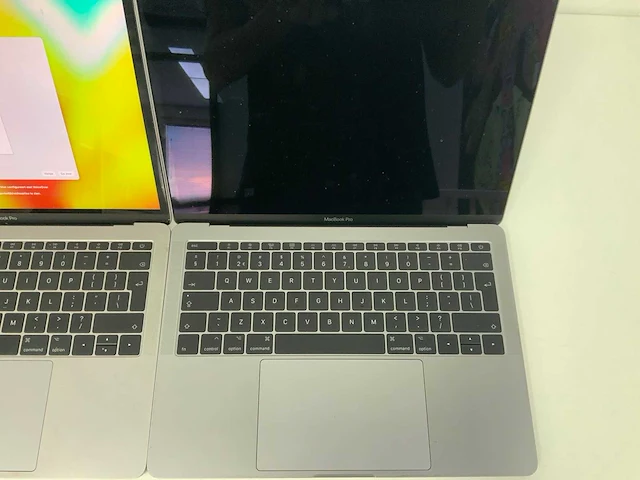Apple a1708 13-inch macbook pro mpxt2n/a laptop (2x) - afbeelding 3 van  7