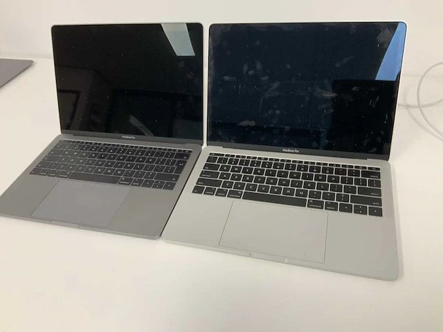 Apple a1708 13-inch macbook pro mpxu2n/a & mpxq2n/a laptop (2x) - afbeelding 1 van  3