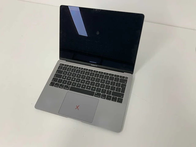 Apple a1932 13-inch macbook air mvfj2n/a laptop - afbeelding 1 van  3