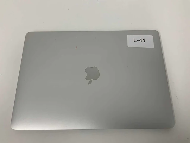 Apple a1932 13-inch macbook air mvfk2n/a laptop - afbeelding 2 van  3