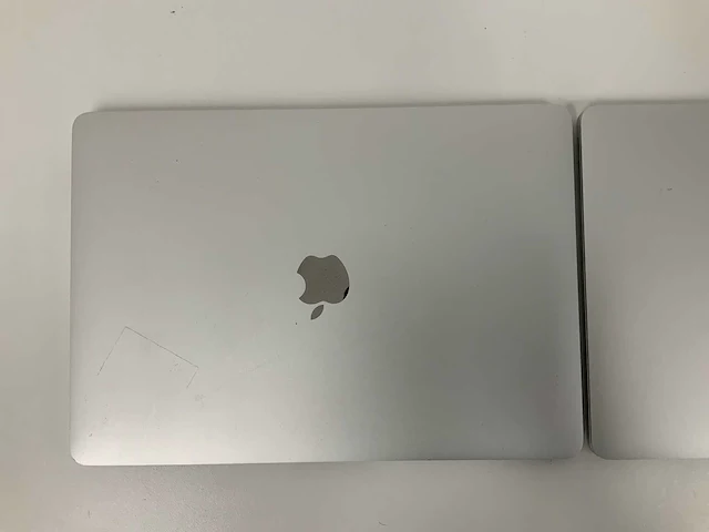 Apple a1989 13-inch macbook pro + a1708 13-inch macbook pro laptop (2x) - afbeelding 2 van  5