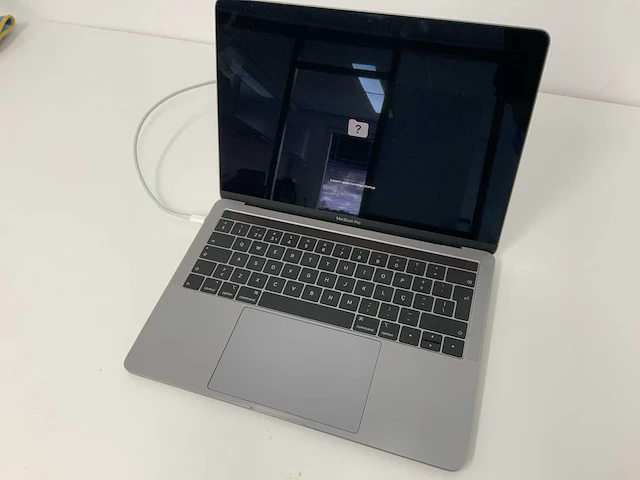 Apple a1989 13-inch macbook pro mv962n/a laptop fmi - afbeelding 1 van  3