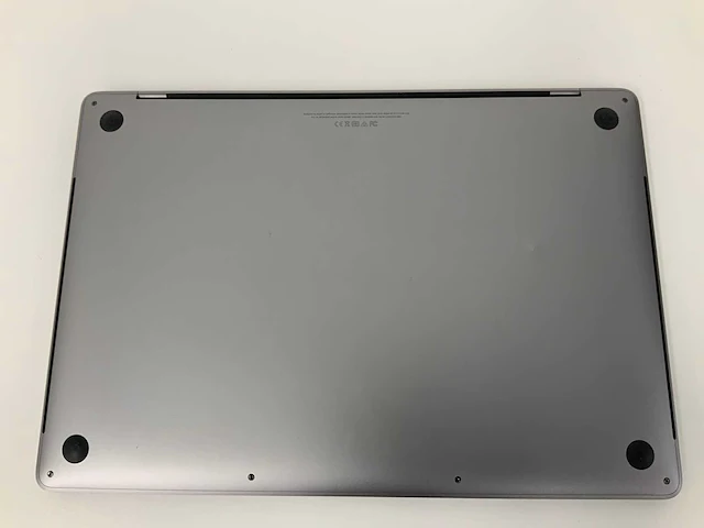 Apple a1990 15-inch macbook pro mr942n/a laptop - afbeelding 3 van  3