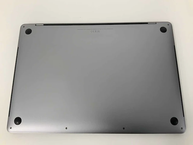 Apple a1990 15-inch macbook pro mv912n/a laptop - afbeelding 3 van  3