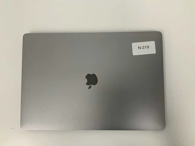 Apple a2141 16-inch macbook pro mvvj2n/a laptop - afbeelding 3 van  3