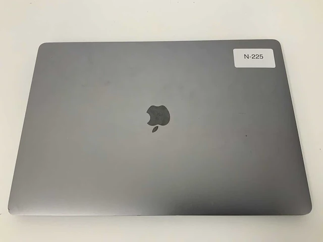 Apple a2141 16-inch macbook pro mvvj2n/a laptop - afbeelding 2 van  3