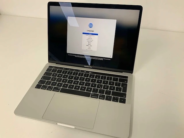 Apple a2159 13-inch macbook pro muhn2n/a laptop - afbeelding 1 van  4
