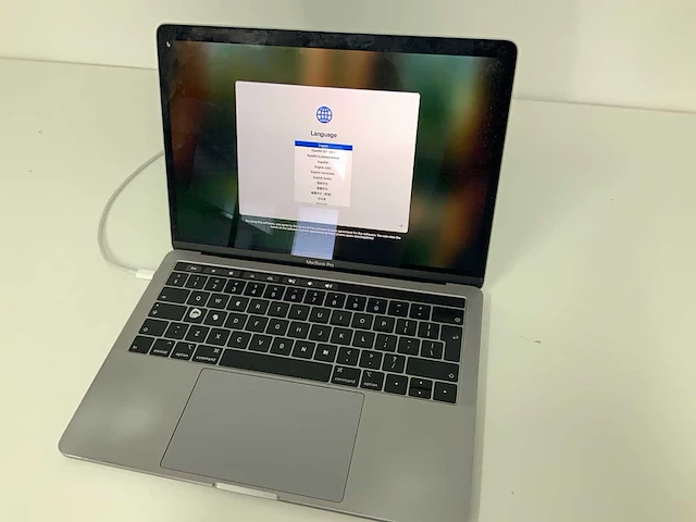 Apple a2159 13-inch macbook pro muhn2n/a laptop - afbeelding 1 van  4