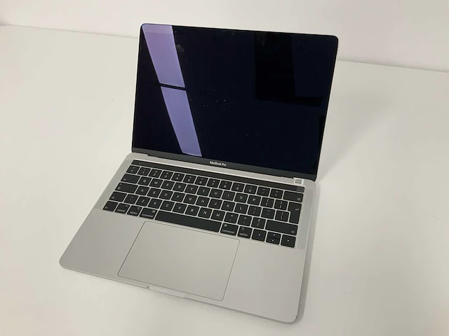 Apple a2159 13-inch macbook pro muhn2n/a laptop - afbeelding 1 van  3