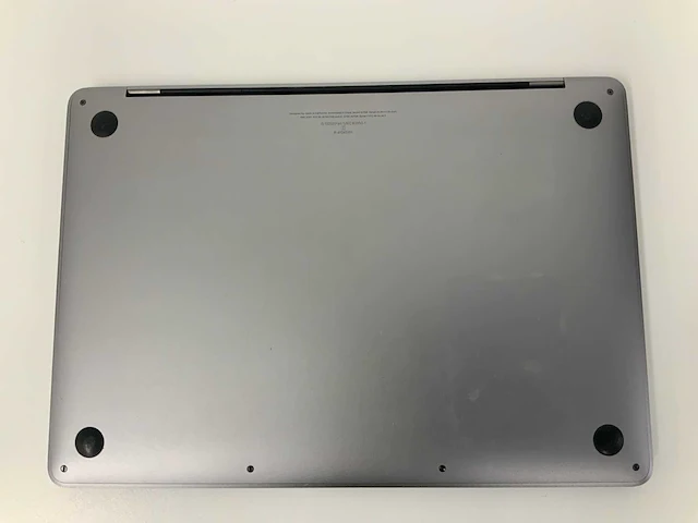 Apple a2159 13-inch macbook pro muhn2n/a laptop - afbeelding 4 van  4