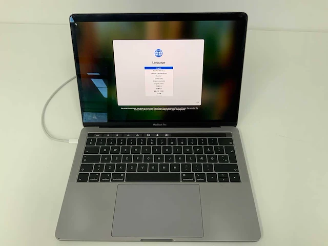 Apple a2159 13-inch macbook pro muhn2n/a laptop - afbeelding 1 van  3
