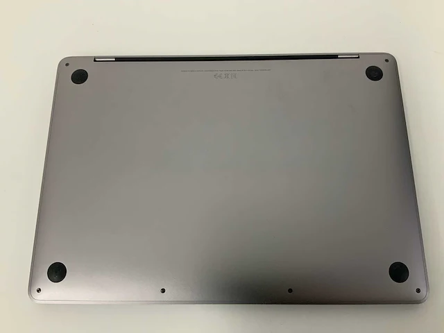Apple a2159 13-inch macbook pro muhn2n/a laptop - afbeelding 3 van  3