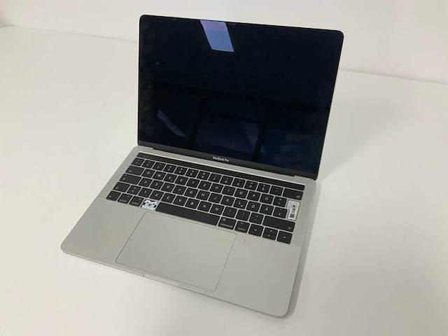 Apple a2159 13-inch macbook pro muhq2n/a laptop - afbeelding 1 van  3