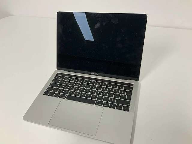 Apple a2159 13-inch macbook pro muhr2n/a laptop - afbeelding 1 van  3