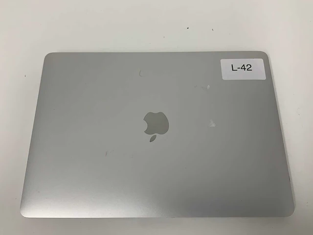 Apple a2159 13-inch macbook pro muhr2n/a laptop - afbeelding 2 van  3