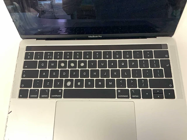 Apple a2159 13-inch macbook pro muhr2n/a laptop - afbeelding 2 van  4