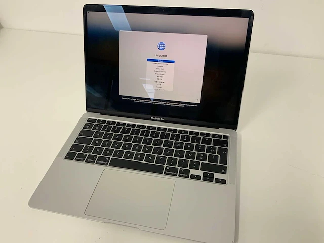 Apple a2179 13-inch macbook air mwtk2n/a laptop - afbeelding 1 van  4