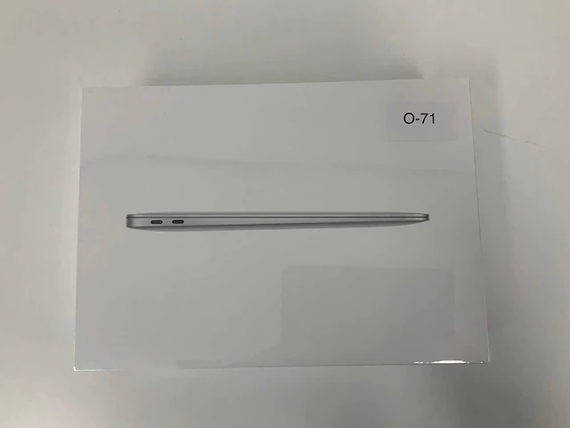 Apple a2179 13-inch macbook air mwtk2n/a laptop - afbeelding 1 van  3
