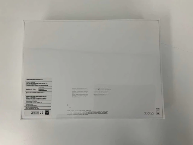 Apple a2179 13-inch macbook air mwtk2n/a laptop - afbeelding 2 van  3